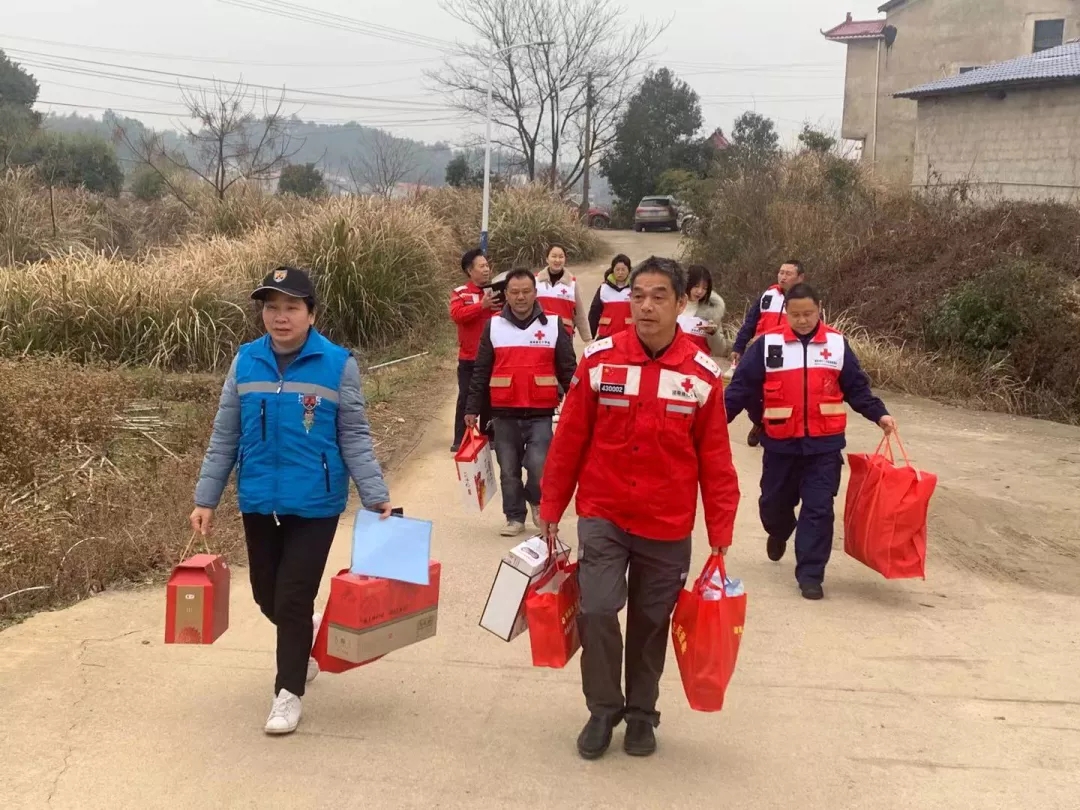 湖南省红十字应急救援队致敬抗战老兵，公益路上